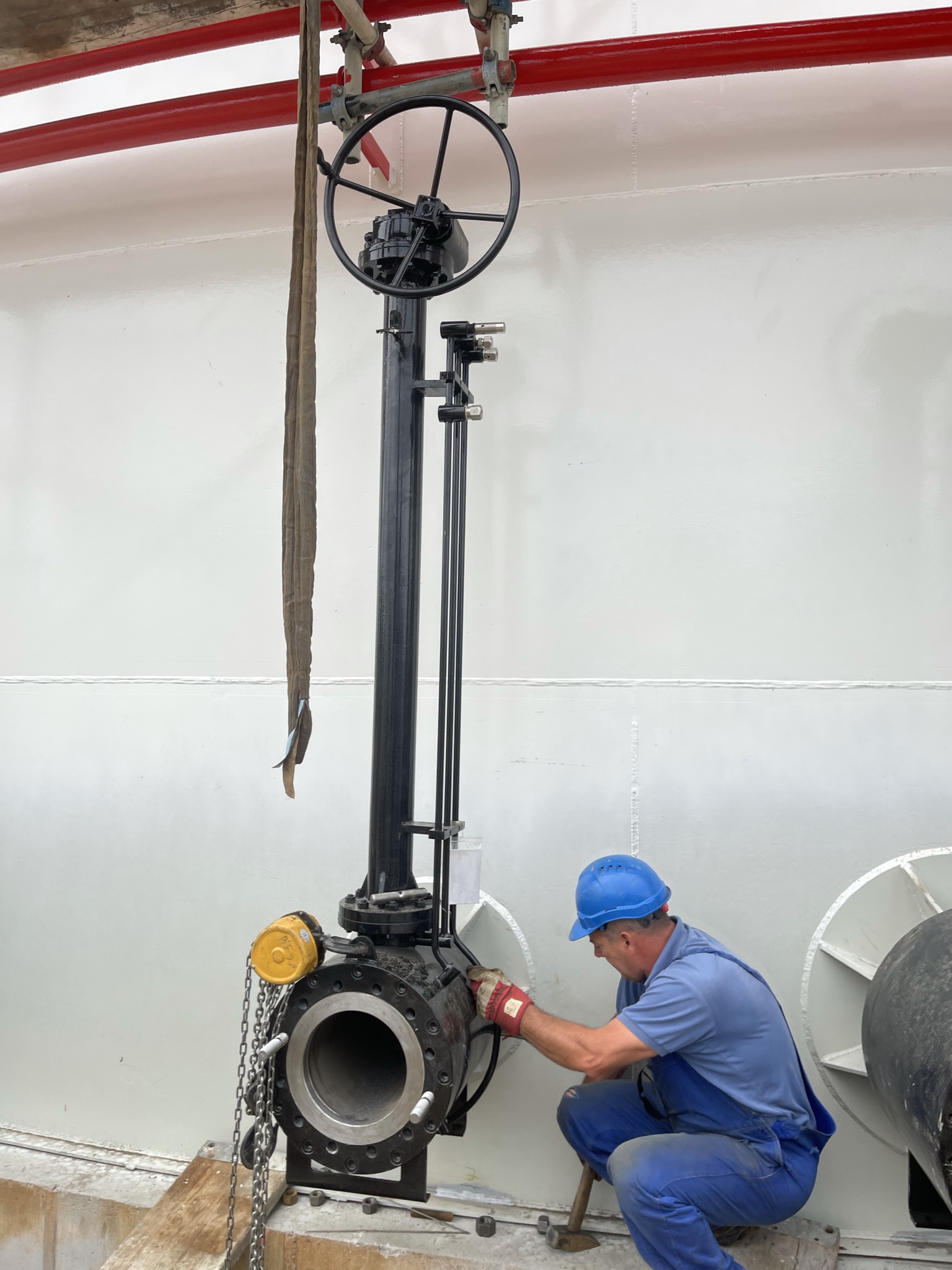 fixed ball valves were customized with 2-meter extended valve stems